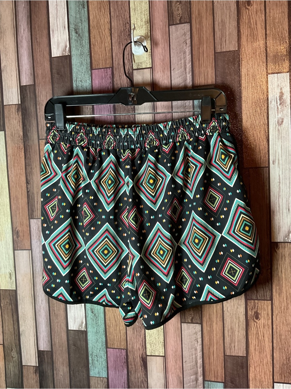 Rowdy Crowd Clothing Black Aztec Tribal Pull on Shorts Women’s Size XL